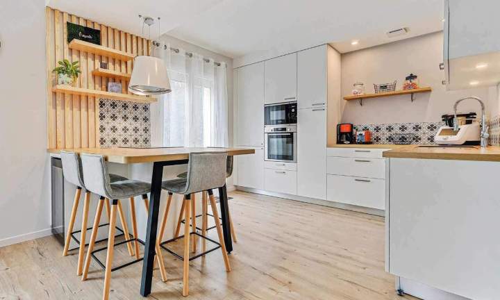 Intérieur avec mobilier design  La Flèche